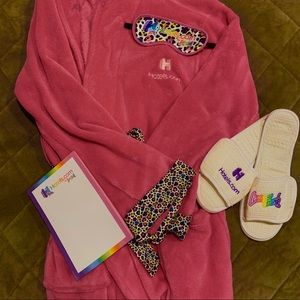RARE Lisa Frank x Hotels.com Robe Set